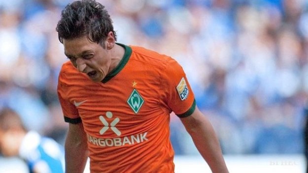 Вердер продава Йозил през лятото