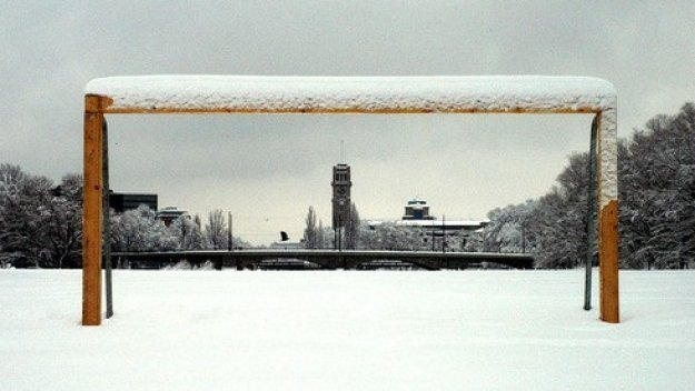 Парно в обувките, нова трева и вазелин