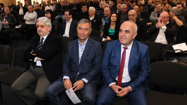 Кой ще е шеф на "Герена"? Вижте как са разпределени акциите на Левски