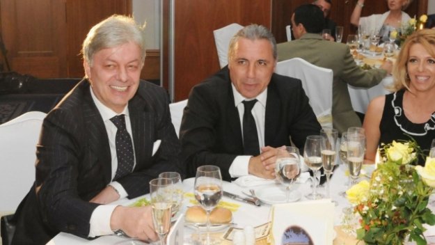 Вальо Михов застана зад Любо Пенев