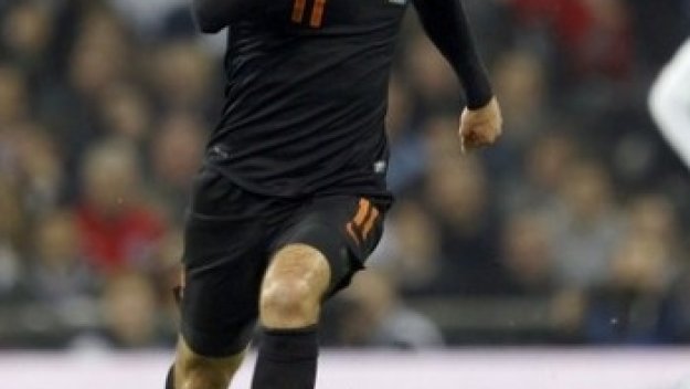 Холандия стигна кота 100 гола при Ван Марвайк