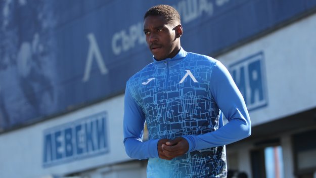 Левски прати ново попълнение в Гърция по спешност