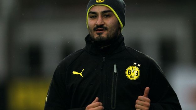 Бащата на Гюндоган преговаря с Барса