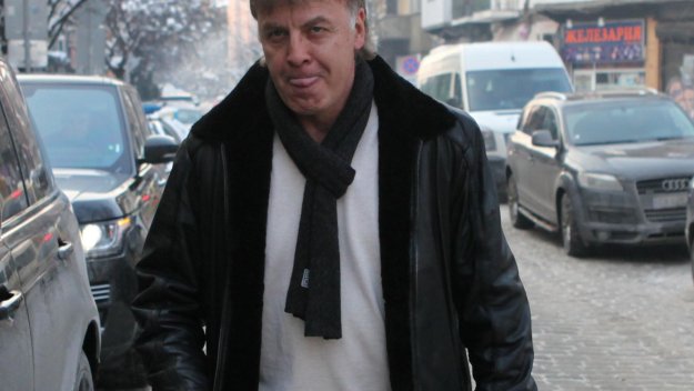 Домусчиев и Наско Сираков се срещат очи в очи