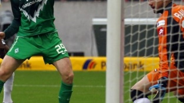 Вердер разсипа Гладбах, пак нищо от Шалке