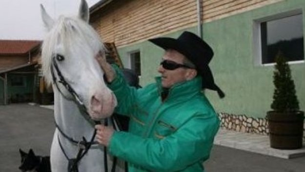 Гриша Ганчев брои 200 000 евро за нов кон