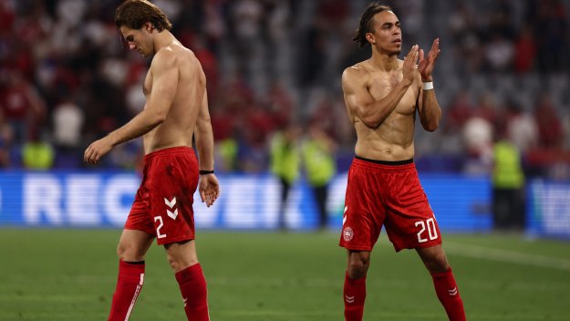 По един отменен гол и след 0:0 Дания завърши втори, а Сърбия отпадна