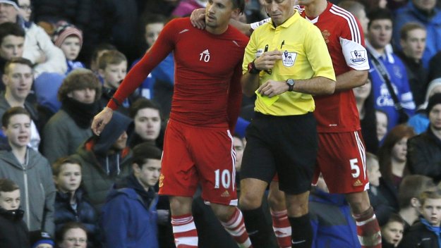 Реферът Марк Клатънбърг отново с неприятности