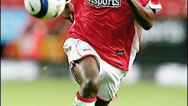 Чарлтън иска от Челси 27 млн. евро за контузен нападател