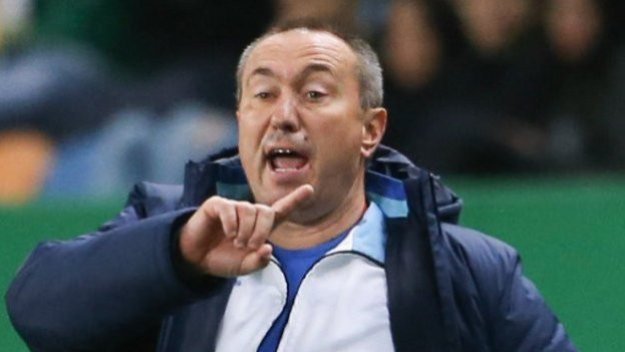 Мъри Стоилов го закъса отзад в Турция