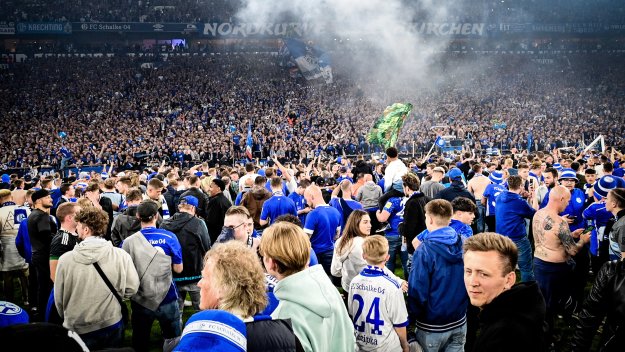 Фенове на Шалке 04 са пострадали при празненствата