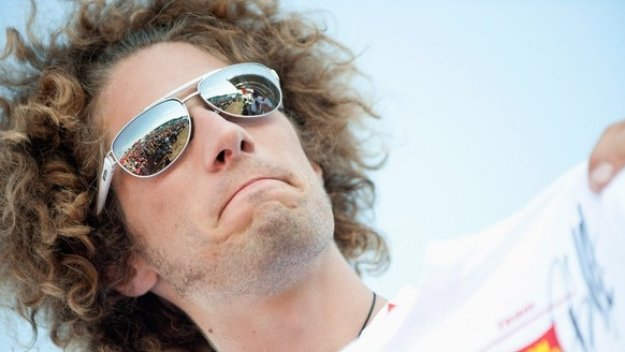 “Хонда” ще подари състезателния мотор на Симончели на баща му