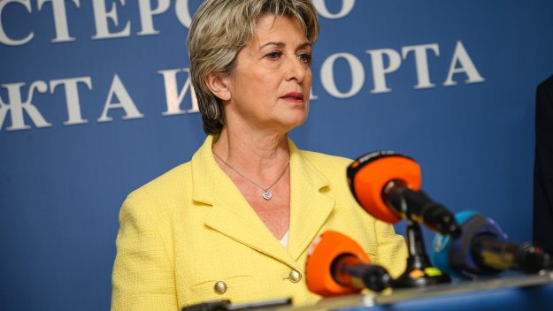 Весела Лечева потвърди, че утре ще проведе среща със Стефка Костадинова
