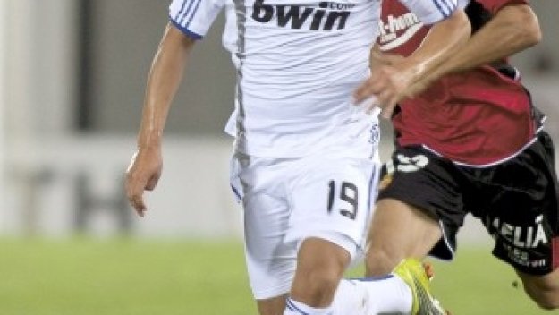 Йозил: Феновете скоро ще ни аплодират