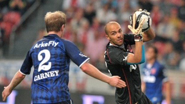 Твенте все по-близо до втора поредна титлата след 4:0 срещу последния