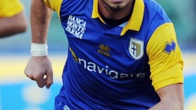 Интер следи халф на Парма