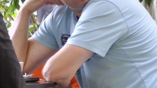 Мъри вика Анортозис пред Темида