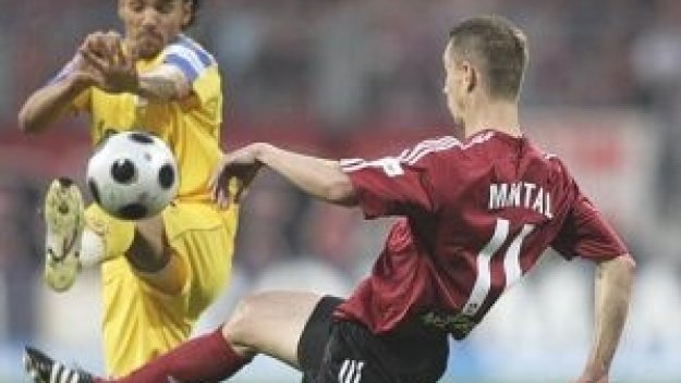 Вердер в Шампионската лига след 1:0 в Хамбург