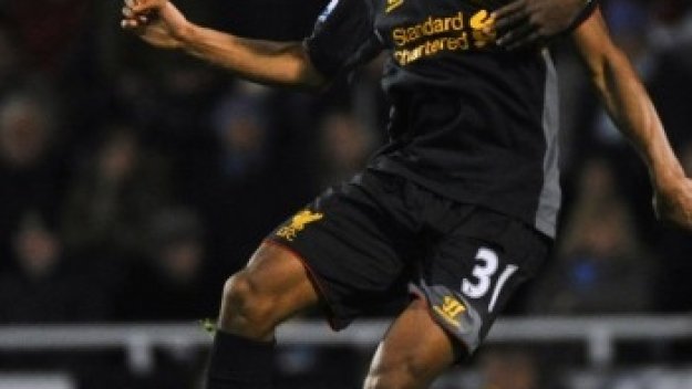 Стърлинг се е съгласил да подпише с Ливърпул