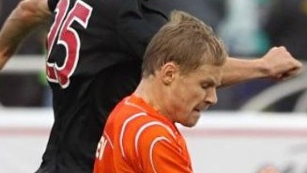 ПСВ с драматична победа, Манолев записа цял мач