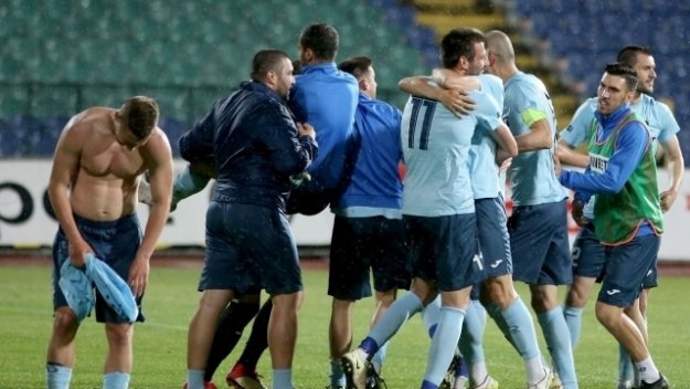 Играл в Камбоджа ще рита в Дунав