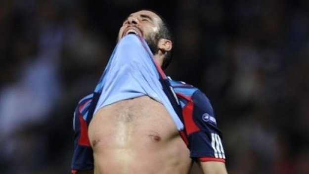 Марсилия бие, Лион и Оксер с издънки