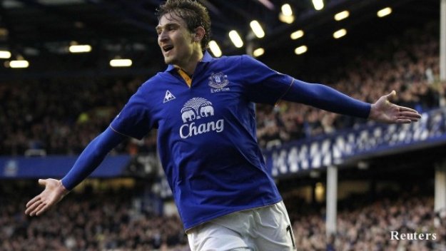 Евертън спря полетелите Лебеди