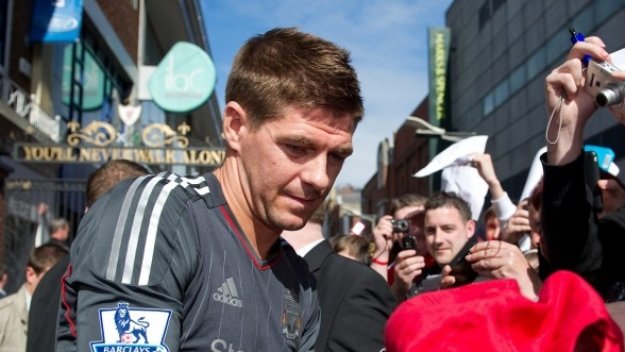 Джерард: Бъдещето пред Ливърпул е светло