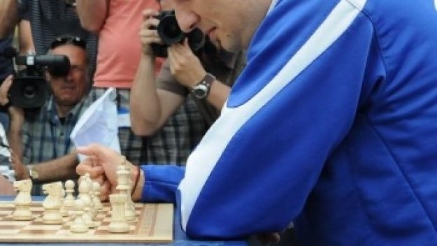 Бижутера: Ако намеря пропуски в играта си, спирам с футбола