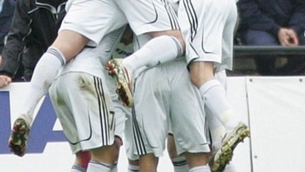 Орязаха заплатите в Славия