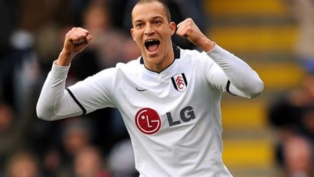 Замора подписа нов договор с Фулъм