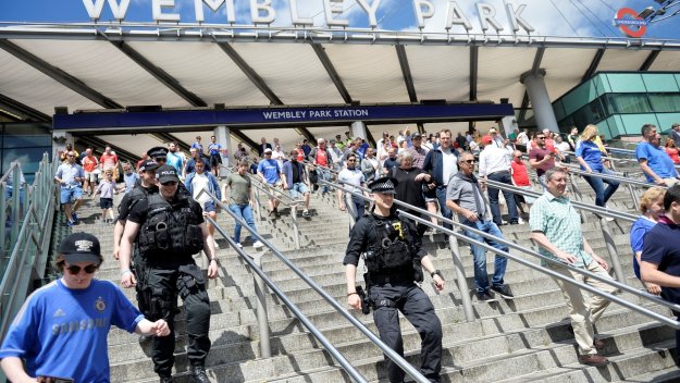 Без "фокуси" на "Уембли"! Резнаха Тотнъм за терена