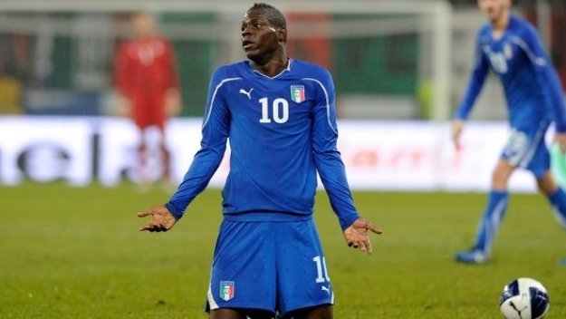 Балотели намекна, че може да напусне Сити през лятото