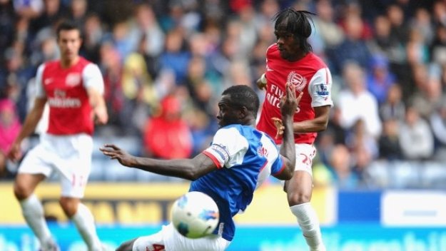 Арсенал дари кръв и реанимира Блекбърн