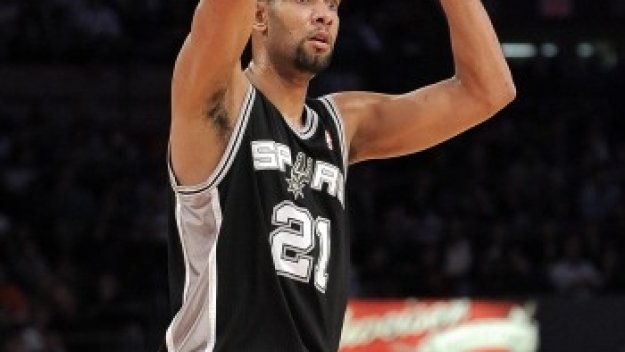 Тим Дънкан сменя Яо като титуляр за Запада