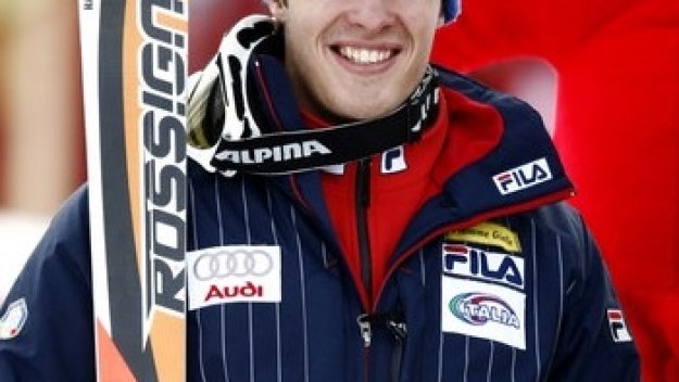 Кристоф Инерхофер води след първата половина на супер комбинацията във Венген