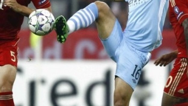 В Сити треперят за състоянието на Агуеро