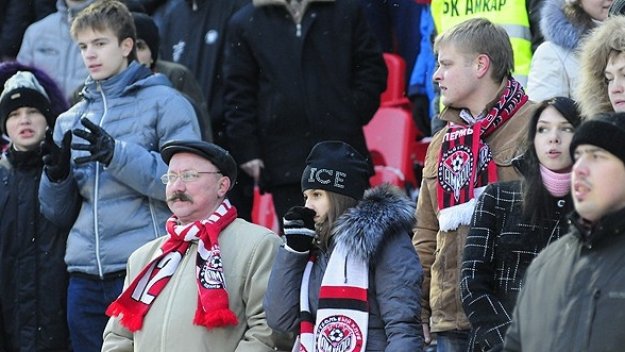 Фенове мръзнаха при -25 градуса заради Пеев и Сираков