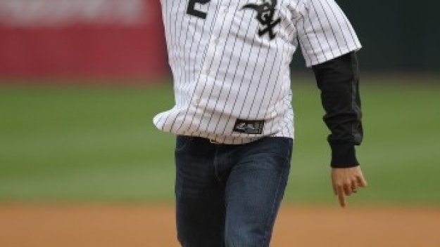 Гари Невил: Фил Джоунс някой ден ще стане капитан на Юнайтед