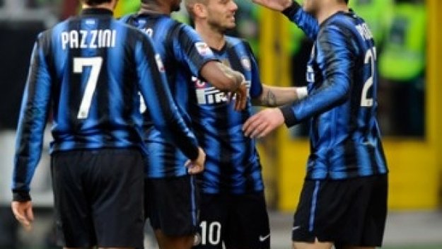 Интер обърна Дженоа пред погледа на Балотели