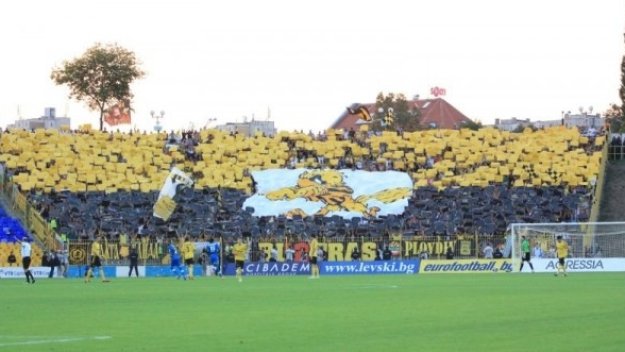 Феновете на Ботев Пловдив плащат по 10 лева за екскурзия до Ловеч 