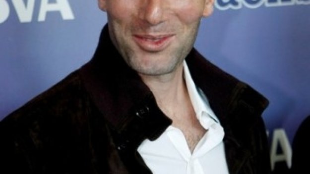 Зидан нападна Доменек