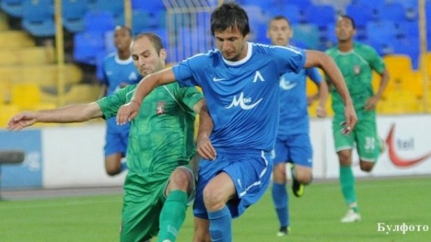 Украински средняк шамароса Левски в Анталия