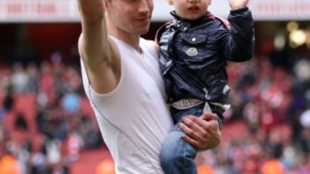 Синът на Робин ван Перси с фамозен гол + ВИДЕО