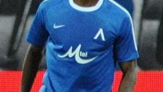 Сержиньо Грийн притиснат до стената 