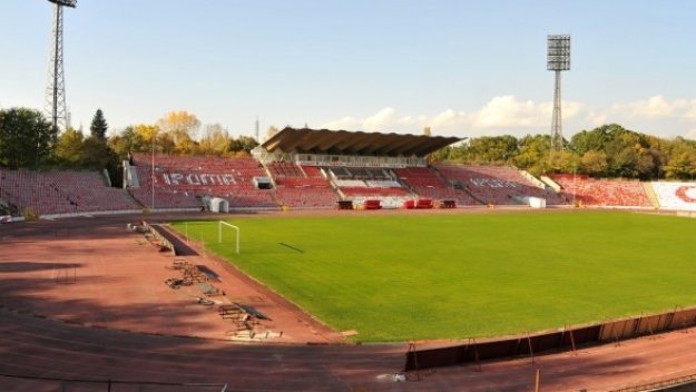 Утре затварят &quot;Армията&quot;