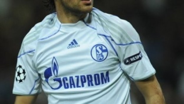 Манчестър Юнайтед е искал Раул миналото лято