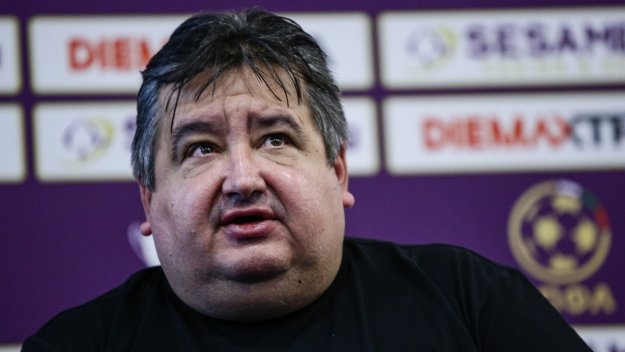 Караиванов с любопитен коментар след срещата с професионалните клубове