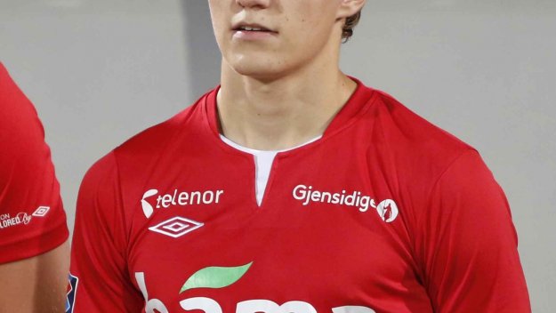 15-годишно момче може да играе срещу България