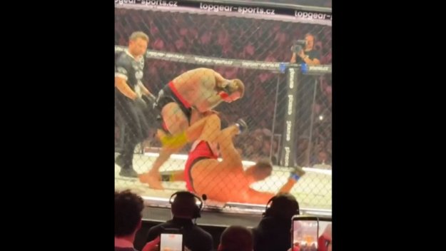 Шок на "Clash MMA 15" след ужасяващо отхапване на ухо + ВИДЕО